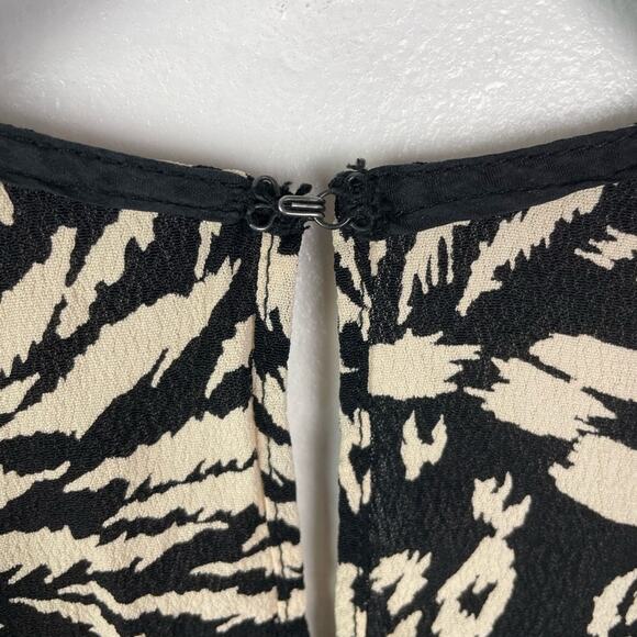 Elegant Black and Cream Women's Dress Reformation - Picture 10 of 10